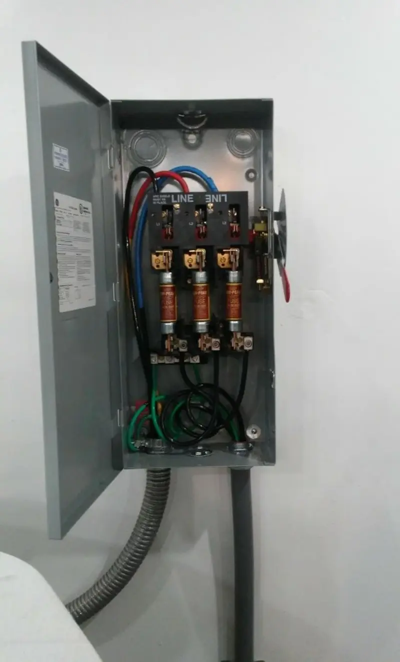 Three-phase disconnect switch installed for Smoke Detector Installation in Spanish Lake